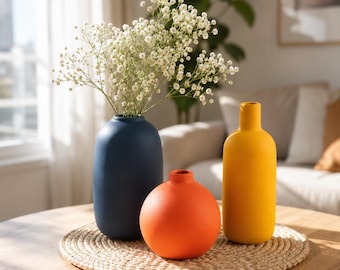 Matte keramische vaas voor in de boekenkast, moderne blikvanger, boho bloemenarrangement, oranje ronde vaas, bureauaccessoire, geometrisch cadeau voor thuis of op kantoor