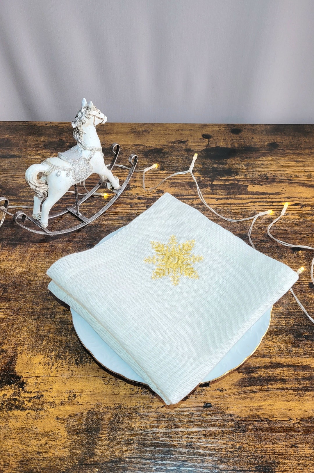 Christmas Napkin White Dinner Napkin Set of Napkins Gold Etsy