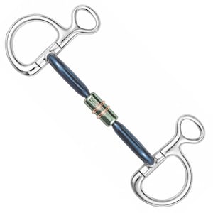 Pode incluir: Um freio de cavalo com argolas em D de aço inoxidável, apresentando um bocal de metal azulado com um rolo cilíndrico central. O rolo é acentuado com dois anéis finos na cor cobre, proporcionando um contraste com o acabamento em metal azul.