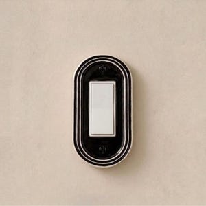 Plaque de prise ovale décorative faite main | Plaque d'interrupteur en céramique à rayures noires et blanches | Quincaillerie de décoration intérieure moderne et minimaliste
