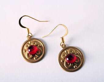 Art Deco Gold Disc Earrings - Gold Disc Earrings with Red Cabochons and Pressed with Filigree Pattern