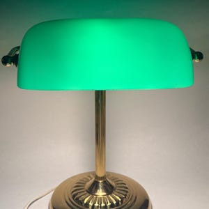 Vintage green banker lamp, retro style desk lamp with gold base, classic office decoration