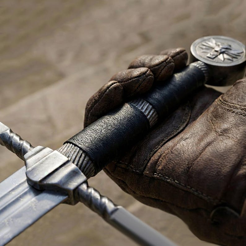 Handgjord Witcher 3-Wild Hunt stålvargmedaljong Geralt av Rivia replika | Handgjord fantasy displaybladplakett, samlarobjekt för heminredning bild 4