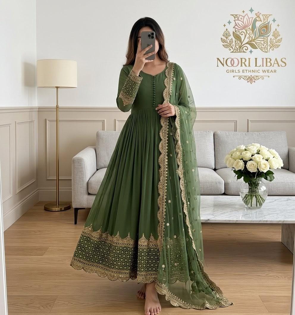 green color dress for mehndi function Latest 50 Bridal Mehendi Dress Designs For 2022 - Tips and Beauty