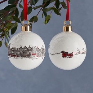Santa&#39;s Sleigh Bauble / Christmas Ornament