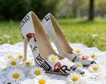 Plantillas personalizadas, tacones con estampado de periódico y forma de pintalabios / tacones de aguja con punta afilada / zapatos de vestir para fiestas de San Valentín