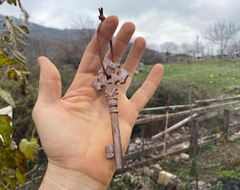 Dwarven King’s Key - Hand Painted Fantasy Prop - 3D Printed Mythical Key - Dungeon Master Gift - Dwarven Mountain King Decor