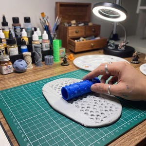 Miniature stone wall texture roller for clay – patterned brick cylinder pottery stamp – 3d printed matte blue sculpting tool for diorama