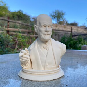 Sigmund Freud Bust Statue - Psychology Desk Decor - 3D Printed Intellectual Ornament - Psychoanalysis Gift - Therapist Office image 7