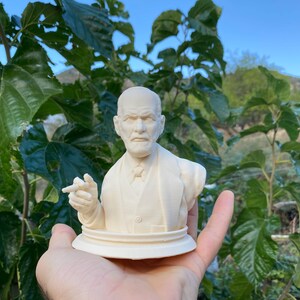 Sigmund Freud Bust Statue - Psychology Desk Decor - 3D Printed Intellectual Ornament - Psychoanalysis Gift - Therapist Office image 5