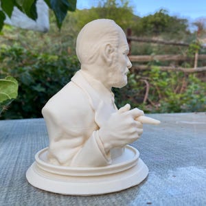 Sigmund Freud Bust Statue - Psychology Desk Decor - 3D Printed Intellectual Ornament - Psychoanalysis Gift - Therapist Office image 4