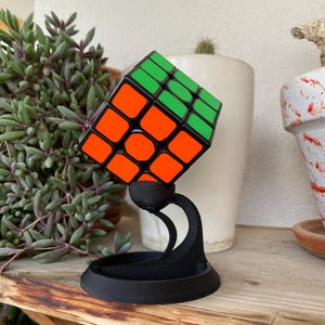Puzzle Cube Stand - Durable PLA Display Holder - Rubiks Cube Base - Speedcube Desktop Organizer - Shelf Decor for Cube Lovers