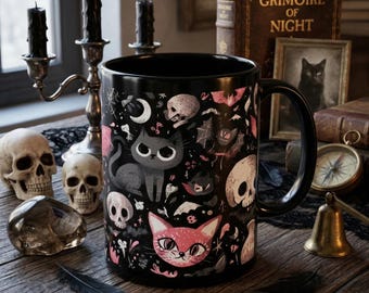 Taza de cerámica negra con calaveras góticas, gatos y murciélagos / Taza kawaii espeluznante (325 ml o 450 ml)