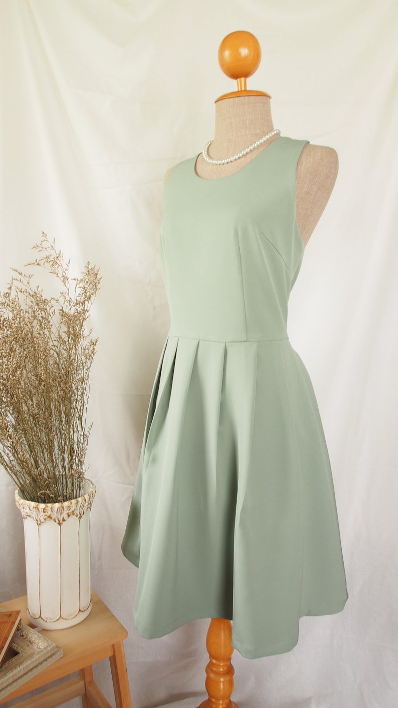 𝐋𝐎𝐕𝐄 𝐏𝐎𝐓𝐈𝐎𝐍 Sage Green Dress Bridesmaids Dress Taylor Made - Etsy