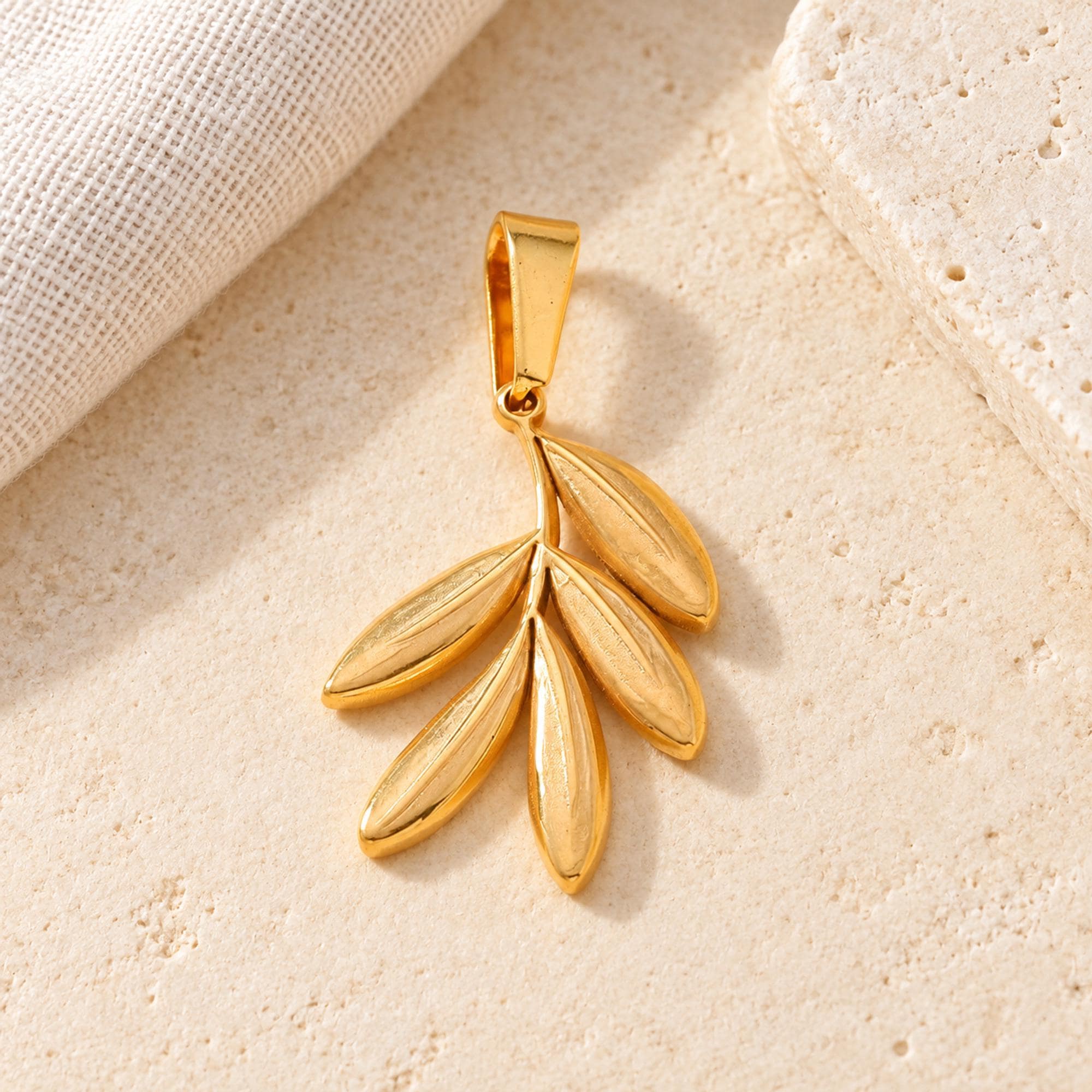 Wheat Leaf Pendant, Gold Tone Jewellery Charm (1 Piece)