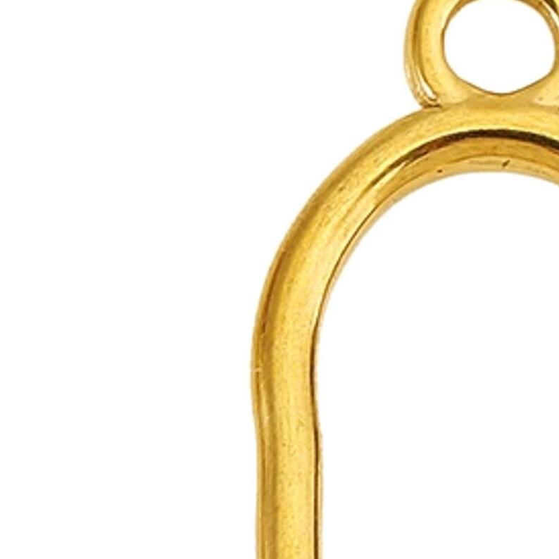 Close-up of the Gold-G oval ring profile and integral attachment eye.