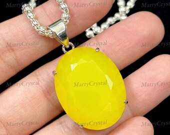 Piedra preciosa suelta, ovalada, de ópalo amarillo Neow de más de 105 quilates, engastada en plata alemana con cadena de 45 cm.