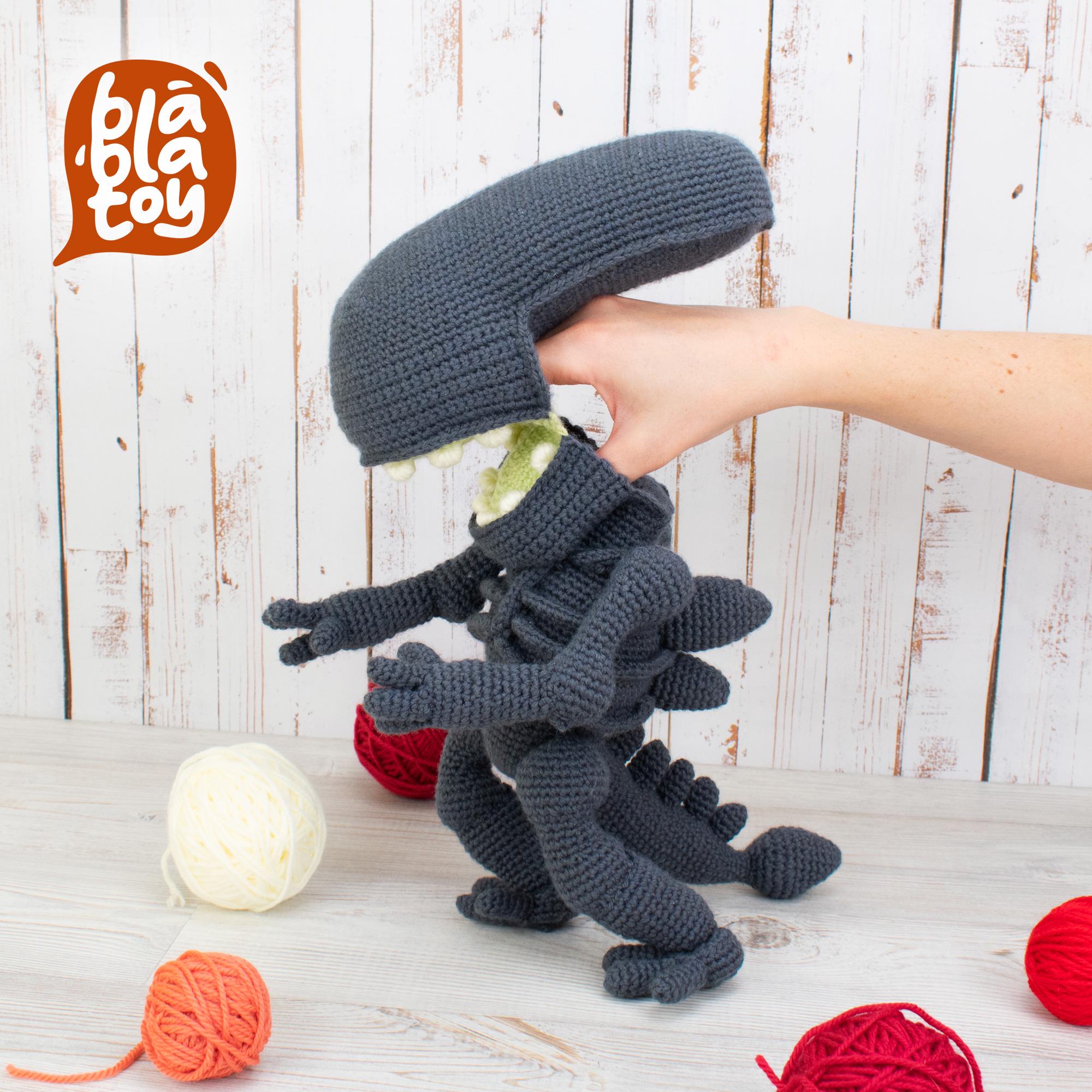 Puppet Making Alien Crochet Xenomorph Hand Puppet Pattern PDF | Alien Amigurumi Toy | Sci ...