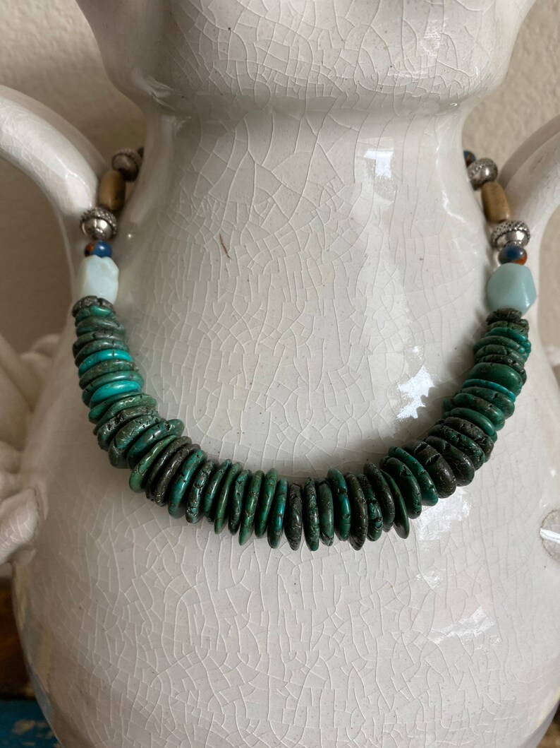 Primitive Turquoise /& Stone Boho Knotted Tribal Bib Necklace