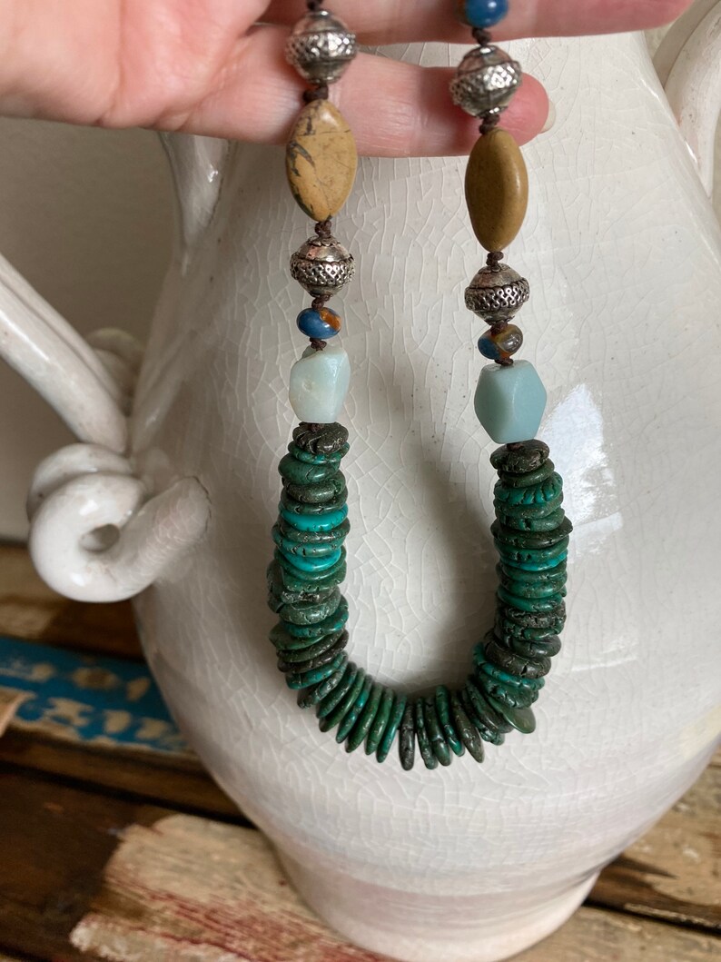 Primitive Turquoise /& Stone Boho Knotted Tribal Bib Necklace