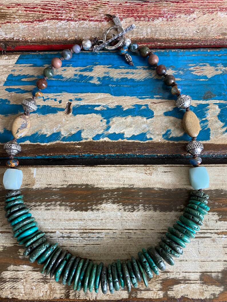 Primitive Turquoise /& Stone Boho Knotted Tribal Bib Necklace