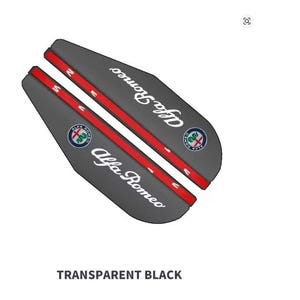 Puede incluir: Dos accesorios de coche negros transparentes con el logotipo y texto Alfa Romeo. Tienen una franja roja y están diseñados para un vehículo. El texto "TRANSPARENT BLACK" está en la parte inferior.