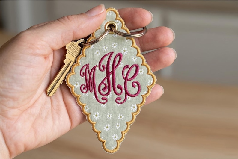 Broderipaket | Paket med applikationer för väsketiketter | Paket med applikationer för monogramvapen | Paket med BX-typsnitt | Hela butiken bild 9