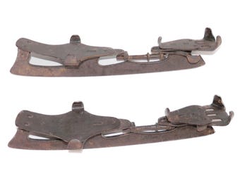 Vtg Union Hardware Metal Ice Skates Clamp on Adjustable WInter Sport Cabin Decor