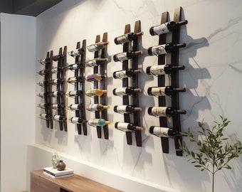 Botellero de pared / Diseño de duelas de barril de madera de pino y metal, con capacidad para 6 botellas.