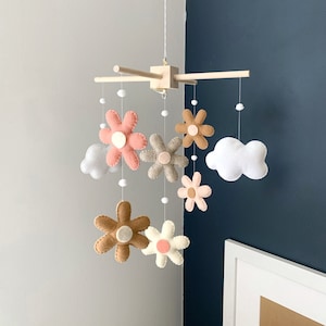 Baby mobile girl flowers, Baby mobile floral, clouds mobile, floral nursery, girl mobile, baby Mobile boho, baby Mobile daisy, baby room