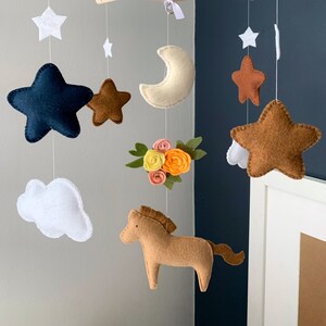Horse mobile girl, farm flowers girl mobile, cowboy nursery, baby mobile horse, baby crib mobile, horse mobile, western mobile, girl mobile