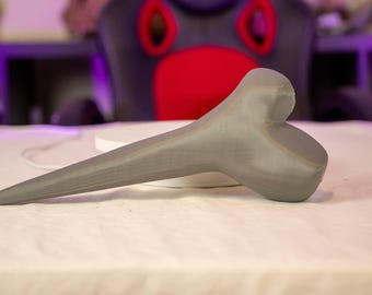 Lonely Poke Bone Prop – 31 cm 3D gedrucktes Cosplay Accessoire – Fantasy Kostümbegleiter