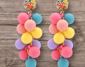 Pendientes colgantes de pastel de cumpleaños: joyería acrílica con purpurina para fiestas.