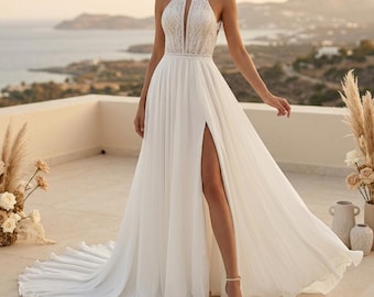 Backless Chiffon Wedding Dress A Line Bridal Gown Side Slit Lace Applique Beach Wedding Dress Summer Bride Elegant Gown