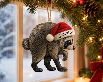 Decorazione natalizia in acrilico Jimothy, la mascotte virale del procione di Seattle, ideale come regalo per il Secret Santa, un ricordo speciale di Jimothy il procione.