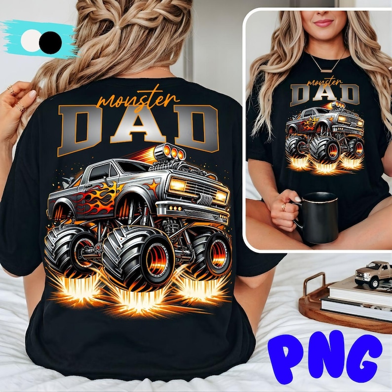 Pode incluir: T-shirt preto com um desenho de monster truck e o texto "monster DAD". O caminh&atilde;o &eacute; prateado com chamas laranja e amarelas. O desenho est&aacute; centrado nas costas da camisa.