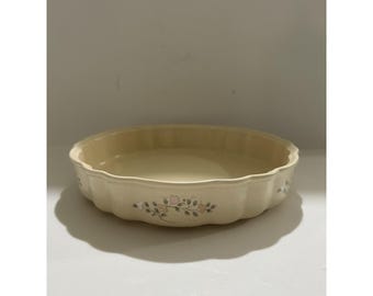Vintage Pfaltzgraff Scalloped Backform im Erinnerungsmuster USA
