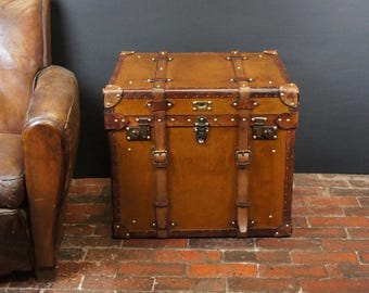 Baúl auxiliar grande inglés hecho a mano con cinturón