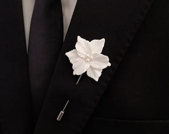 Handmade White Flower Boutonniere, Lapel Pin for Men, Groom Groomsmen Wedding Accessory