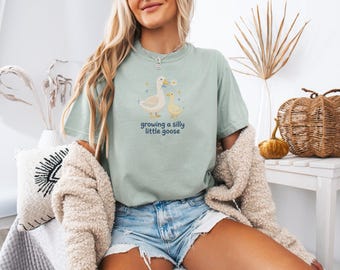 Goose Mom Shirt, Cute Pregnancy Tee, Goose First Birthday Gift, Growing a Silly Little Goose T-Shirt, In My Pregnant Era Apparel
