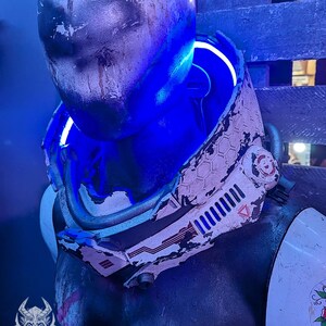 Capuz espacial de nó de energia - Cybernetic ULTRA BRIGHT cor de sonho mutável LED design original brilhante techwear armadura distópica pós-apocalíptica