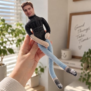 Anpassad Mini Me-docka med foto, personlig ful docka-kudde med poserbar kropp, rolig skämtpresent till pojkvän, flickvän, jul, födelsedag