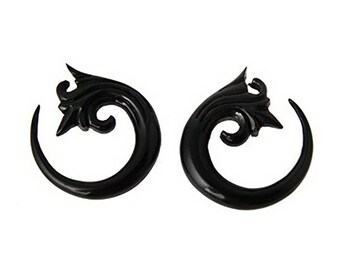 Hand Carved Horn Organic Hook Ear Tapers Pincher Gauges and Plugs, Floral for Women Body Piercing Jewelry For Ear Lobe