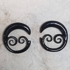 Hand Carved Horn Organic Hook Ear Tapers Pincher Gauges and Plugs,Spiral Design For Girls Body Piercing Jewelry For Ear Lobe
