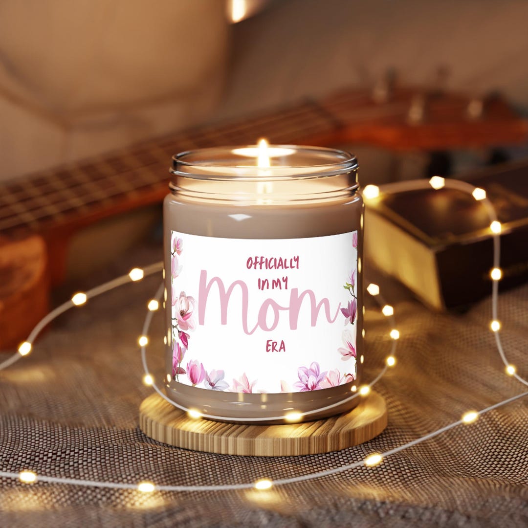 Mom Era Soy Candle, Floral Label, New Mom Baby Shower Gift - Etsy