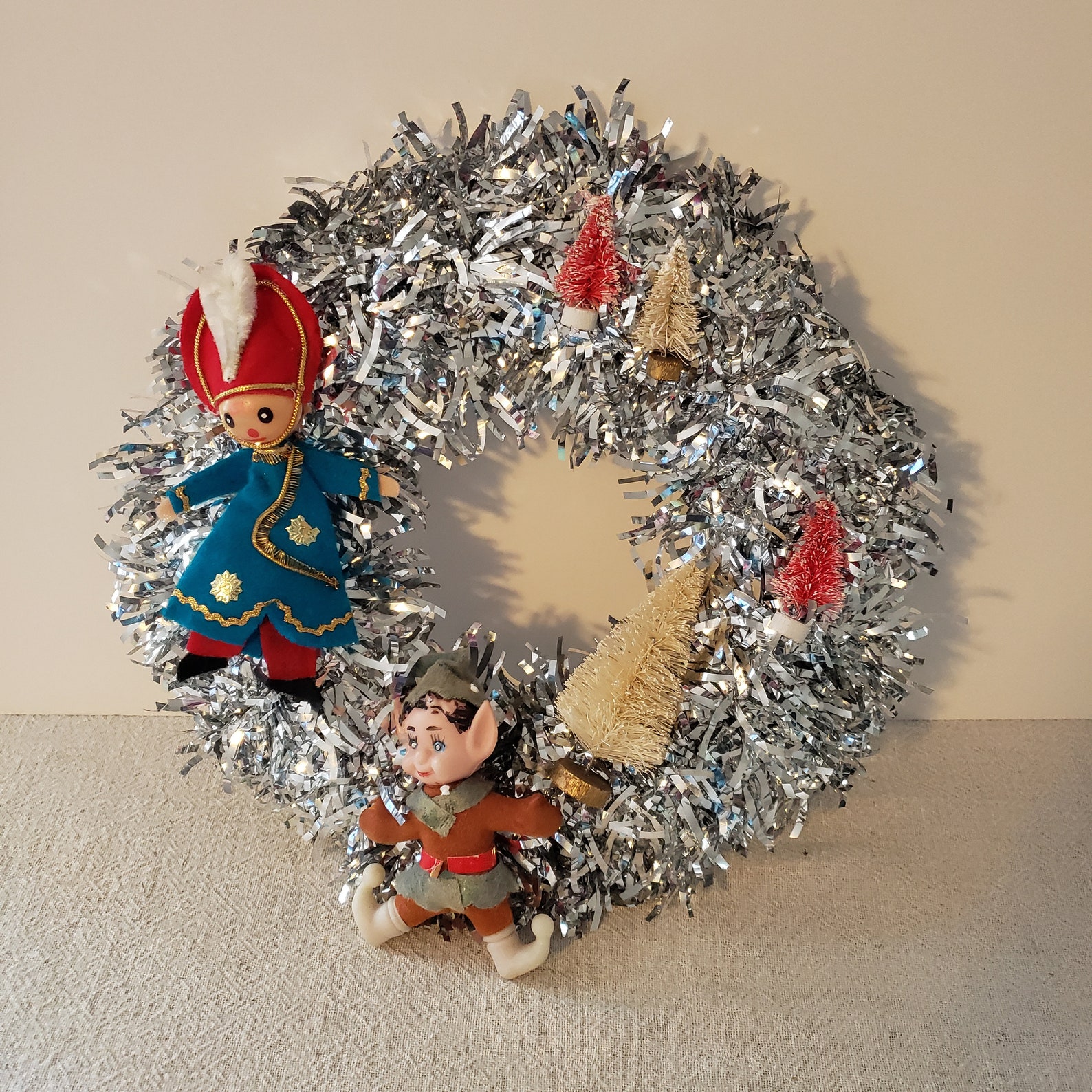 Vintage CHRISTMAS Tinsel WREATH With Vintage ornaments Etsy