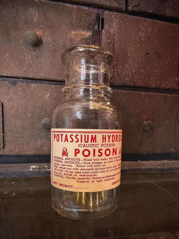 Vintage Potassium Hydroxide Poison Bottle Caustic Potash Apothecary Medical Oddity 1930s–1950s