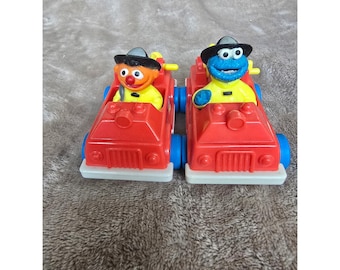 Vintage Sesame Street Ernie Cookie Monster Fire Truck Toy Set Illco Muppets Red