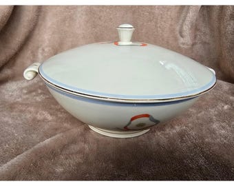 Vintage Homer Laughlin Eggshell Georgian Covered Vegetable Bowl  Bow 1941