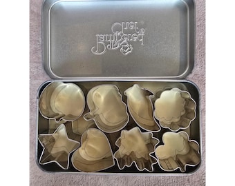 Pampered Chef Creative Cutters Set of 8 Stainless Steel Shapes with Storage Tin
